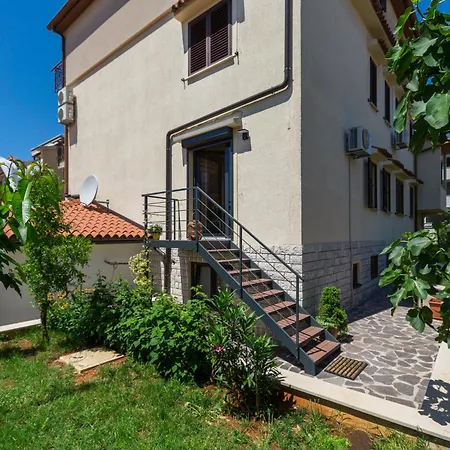 Apartment Oleandar Poreč Exterior foto
